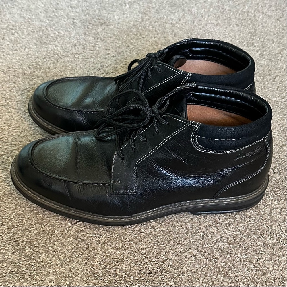 Clark’s ankle height boots. Mens 9.5. Black